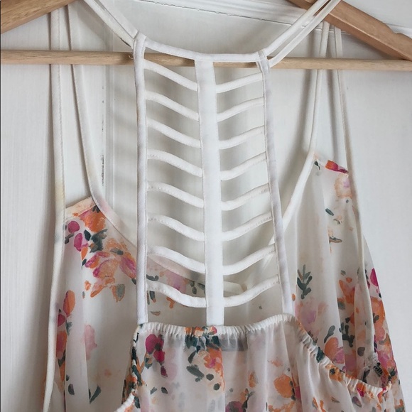 Chloe K shear tank top, with back detail, size M - Picture 3 of 7